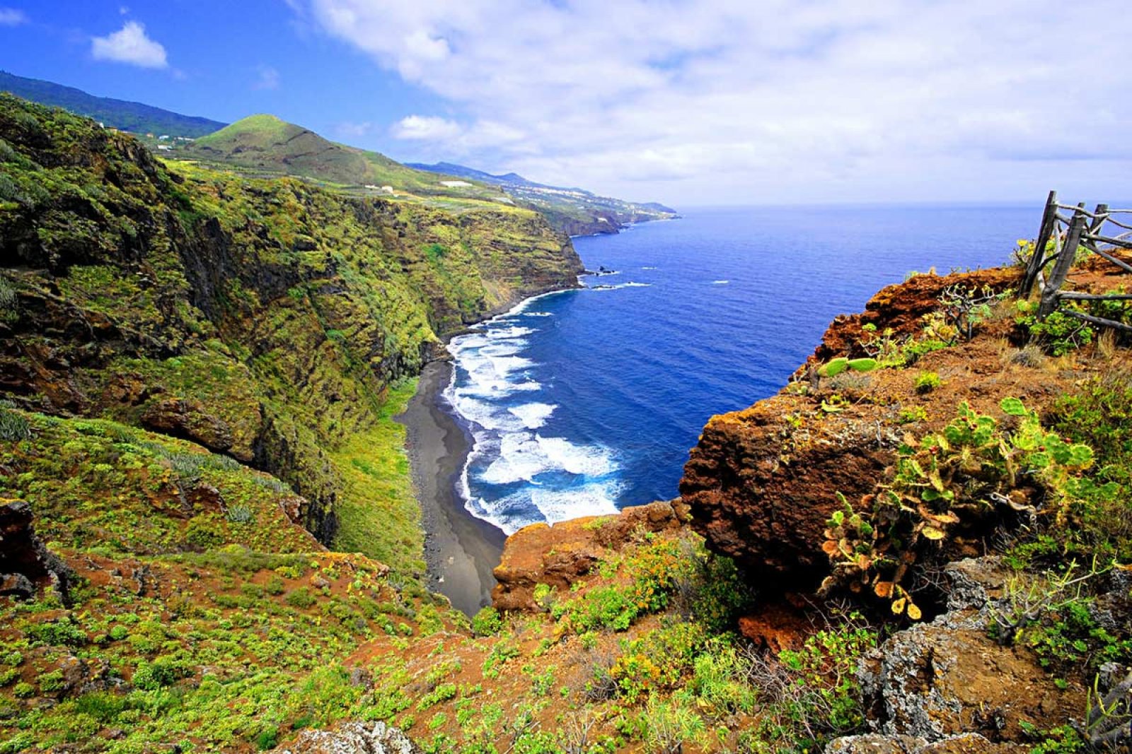 La island. La Gomera Канарские острова. Тенерифе ла Гомера. Остров ла Пальма. Остров ла Гомера Испания.